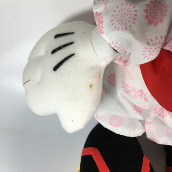 Minnie Mouse Around the World China Plush Doll - Picture 5 of 8